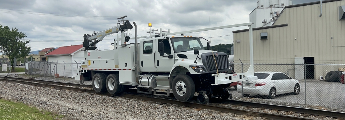 Heavy-duty rail gear on a truck
